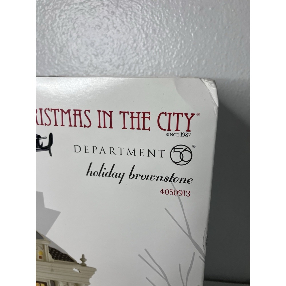 2016 Department 56 Christmas In The City Holiday Brownstone Lighted 4050913 - Picture 2 of 13